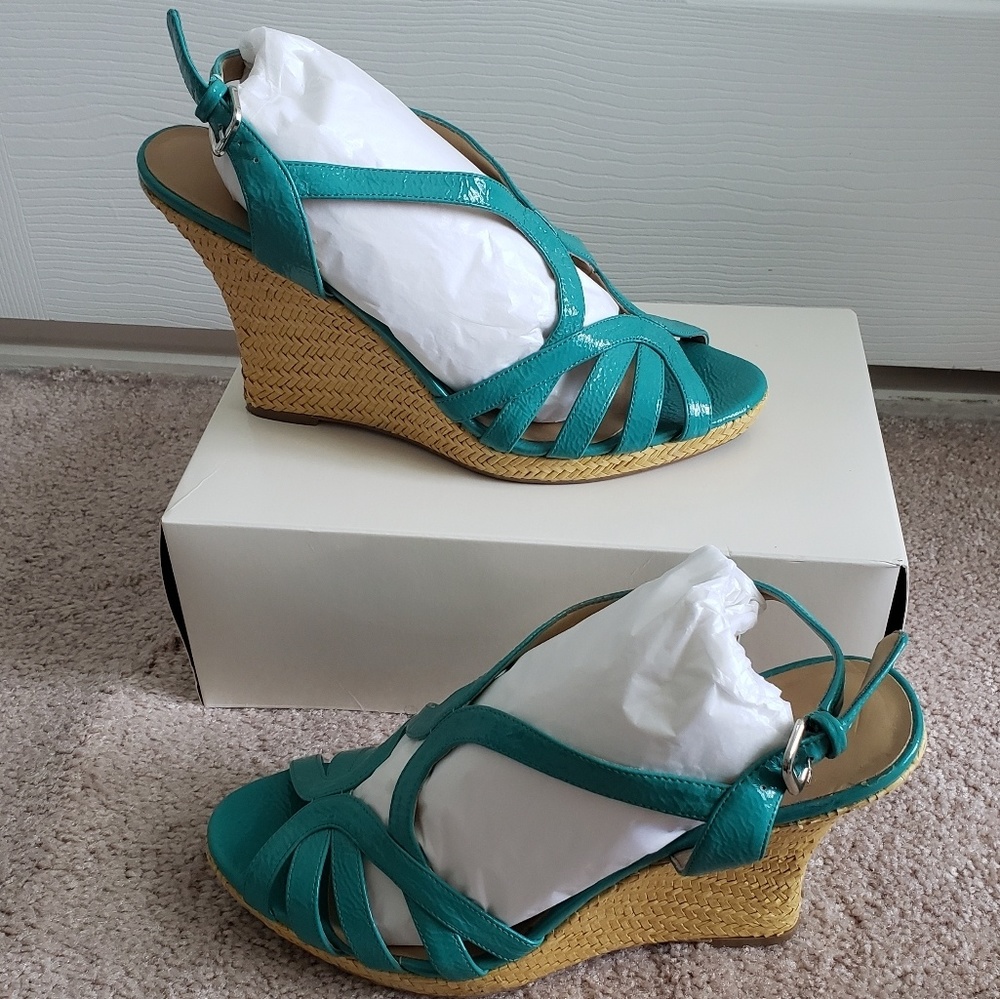 Nine West Sz 10 1/2 Aqua Wedge Heel Sandals